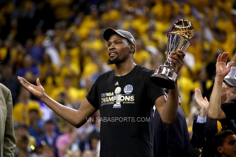 Kevin Durant là ngôi sao đi đầu trong việc ủng hộ cần sa ở NBA