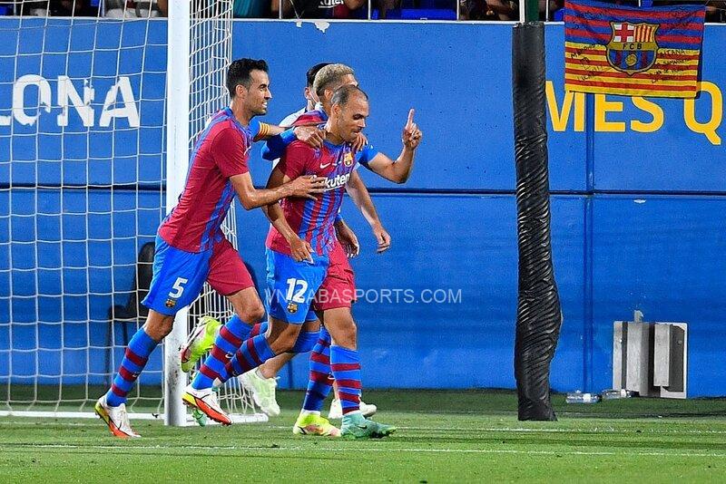 Braithwaite nhân đôi cách biệt cho Barcelona (Ảnh: Getty Images)