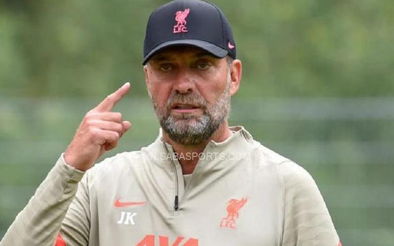 Klopp chê CĐV Liverpool ngu ngốc vì gọi sao Chelsea là trai bao