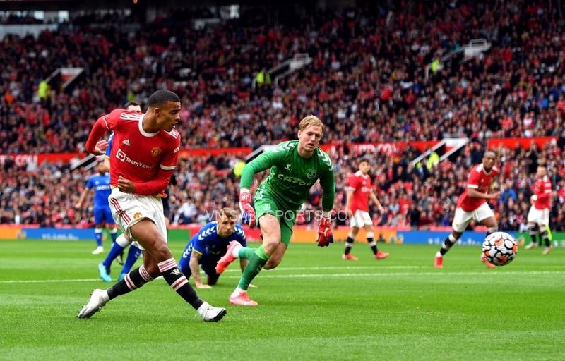 Greenwood mở tỉ số sau sai lầm của Pickford (Ảnh: Getty Images)