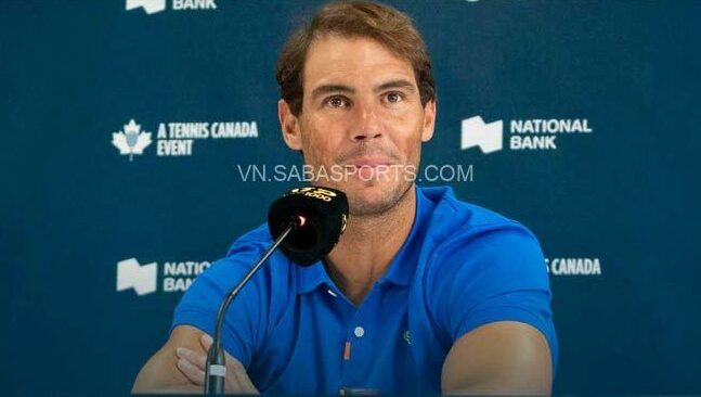 Nadal trong buổi họp báo xin rút lui khởi Rodgers Cup 2021