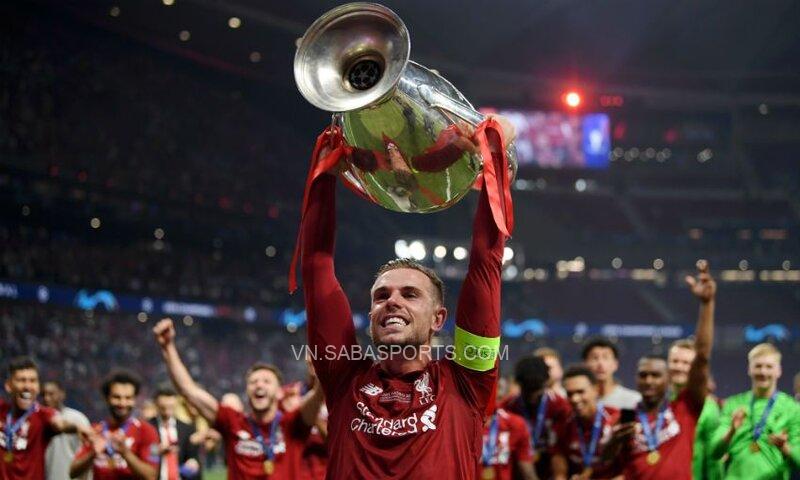 Henderson-se-tiep-tuc-gan-bo-voi-Liverpool-1 jpg. 