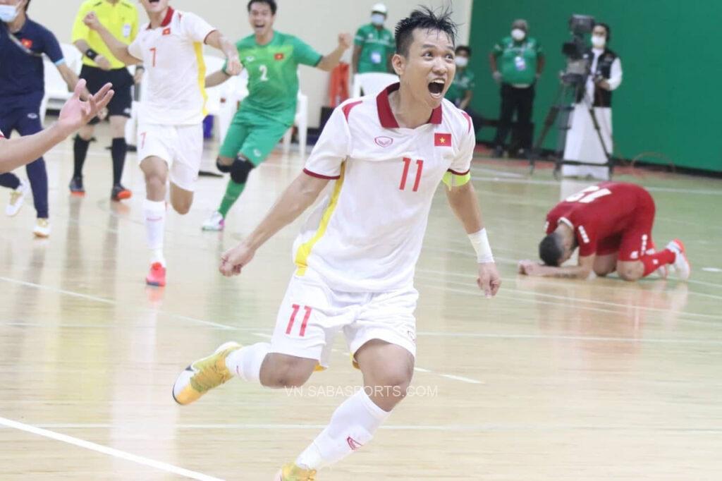 Văn Vũ ăn mừng chiến thắng trước Lebanon giúp futsal Việt Nam có lần thứ 2 dự World Cup