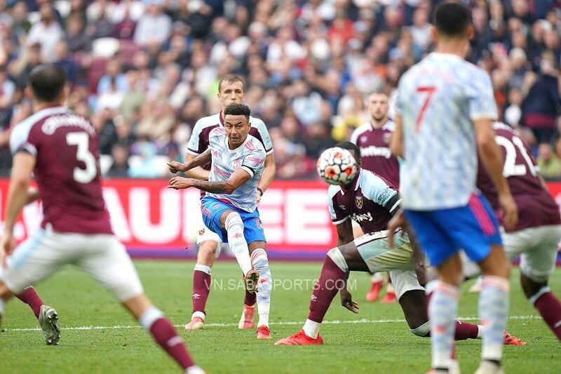 Lingard gieo sầu cho đội bóng cũ. (Ảnh: Premier League)