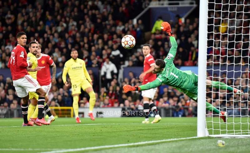 De Gea cứu thua sau pha đặt lòng cực hiểm của Danjuma