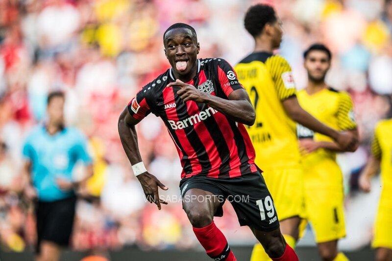 Moussa Diaby là người đã nâng tỷ số lên 3-2 cho đội chủ nhà