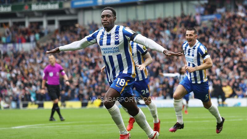 Welbeck là người nhân đôi cách biệt cho Brighton