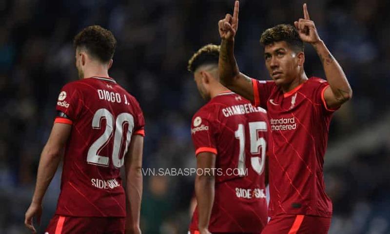 Firmino vào sân từ băng ghế dự bị và có liên tiếp 2 bàn thắng