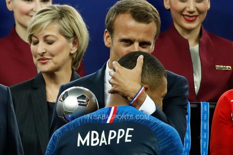 Tổng thống Pháp được cho là đã nhắn tin thuyết phục Mbappe ở lại PSG