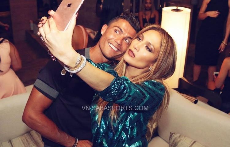 Ronaldo có mối quan hệ rất thân thiết với Jennifer Lopez