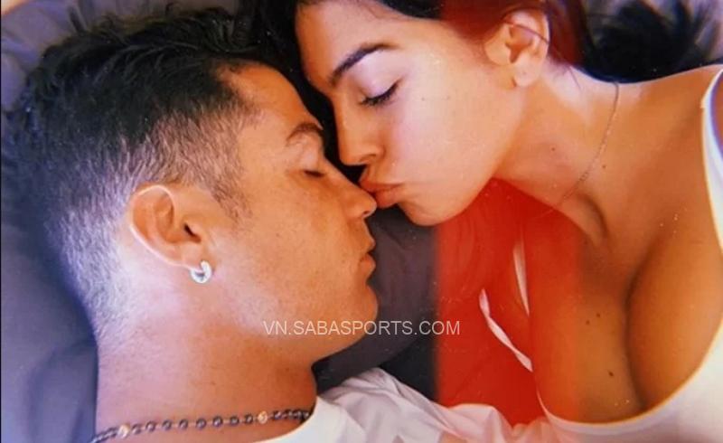 Tình yêu sét đánh với Ronaldo đưa Georgina Rodriguez đến thế giới khác