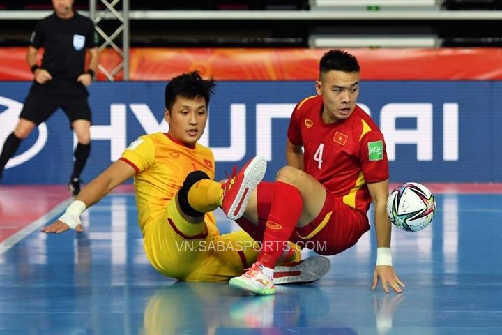 Đoàn Phát (4) là cầu thủ hiếm hoi của ĐT Việt Nam được đào tạo futsal căn bản từ bé 