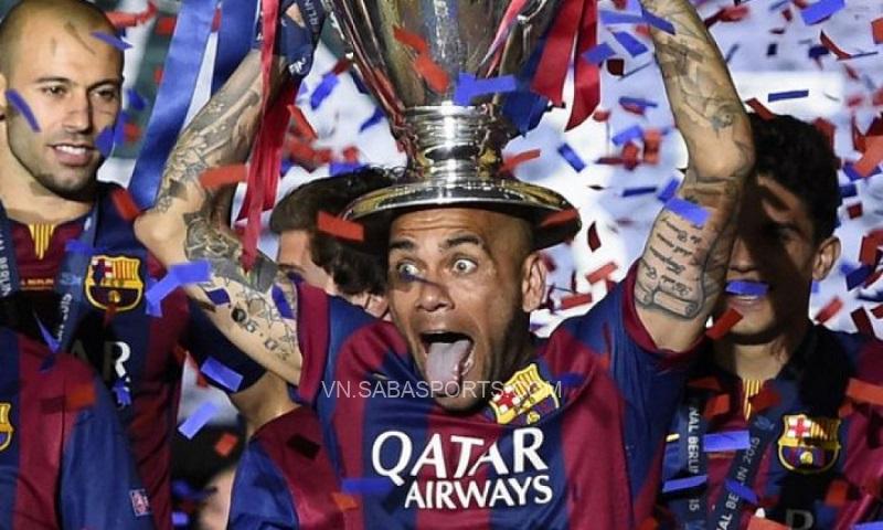 Alves rất có duyên làm bàn ở C1