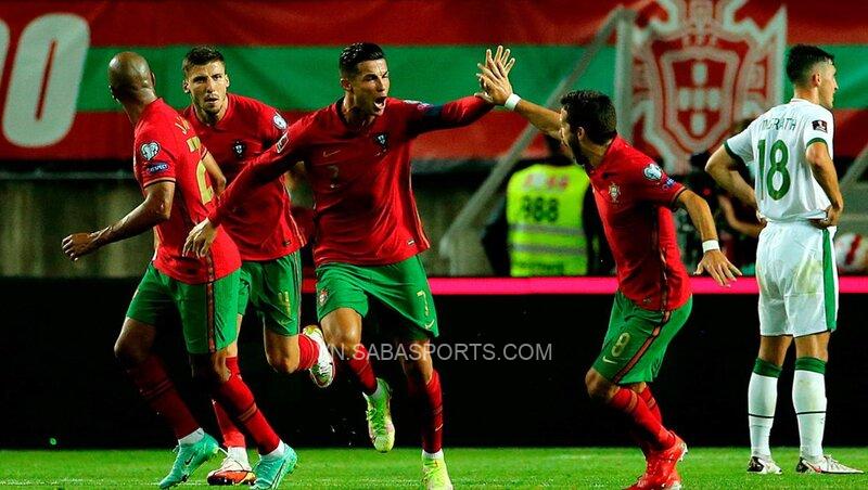 nhưng CR7 vẫn hóa người hùng để làm nên lịch sử 