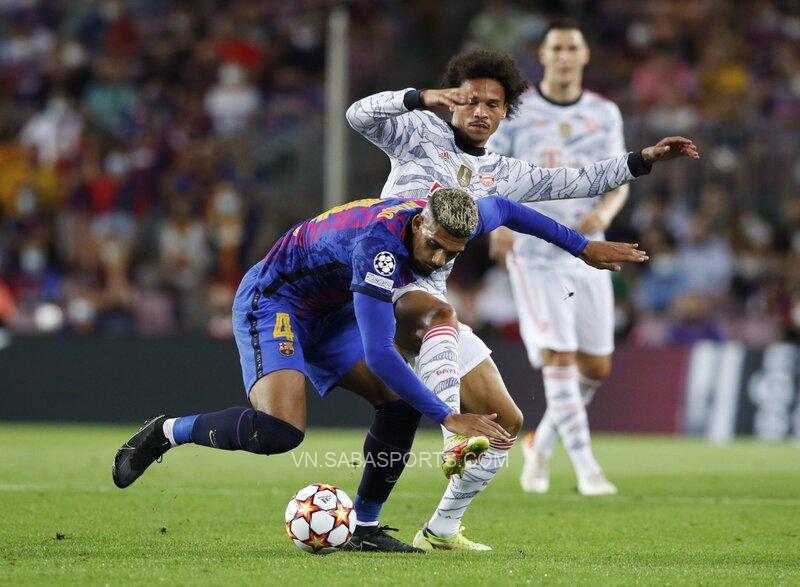 Bayern Munich có cuộc dạo chơi ở Nou Camp 