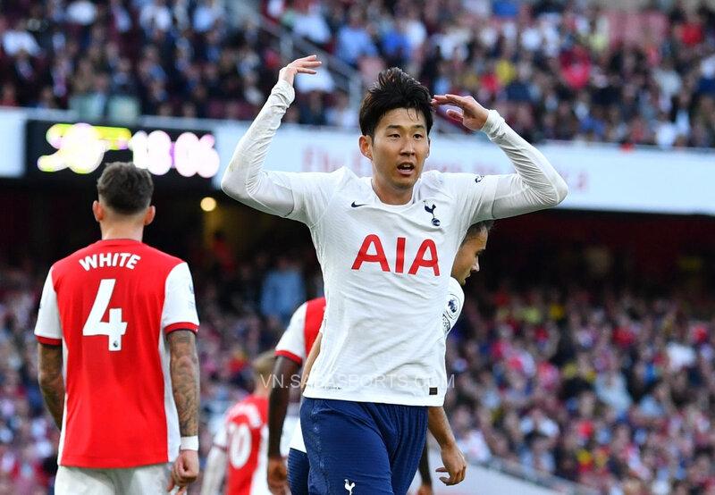 Son Heung Min đem về bàn danh dự cho đội khách 