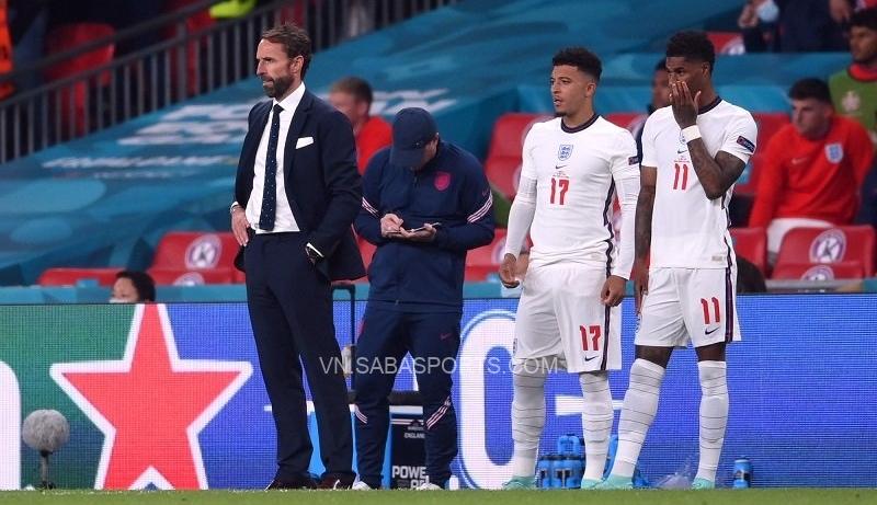 Southgate muốn các cầu thủ quên đi nỗi buồn tại Euro 2020