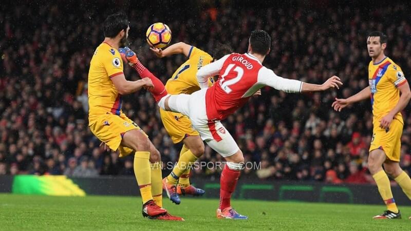 Một trong những bàn thắng để đời của Giroud ở Arsenal