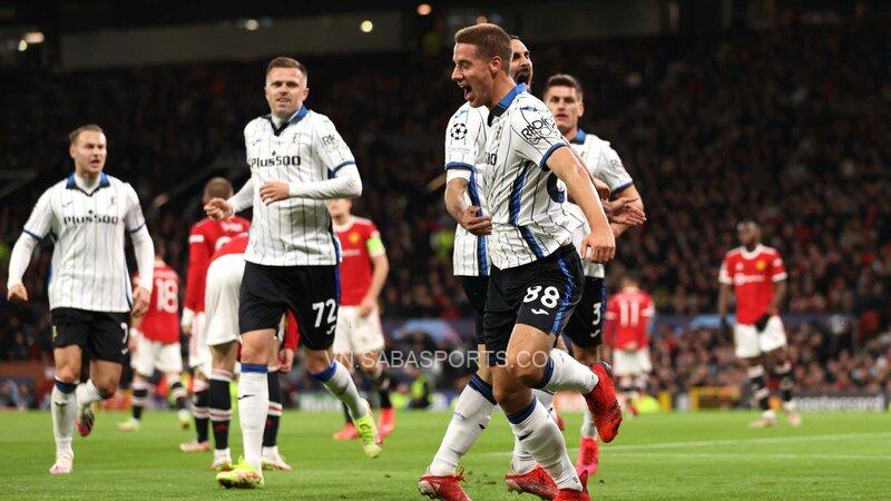 Atalanta làm câm lặng Old Trafford với 2 bàn chóng vánh