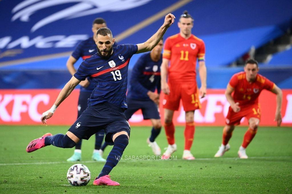 Benzema đã phải rời xa màu áo ĐTQG suốt 5 năm sau vụ bê bối tống tiền