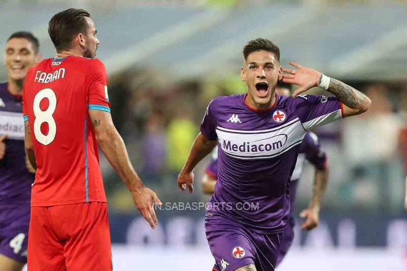 Fiorentina vươn lên sau nửa giờ thi đấu