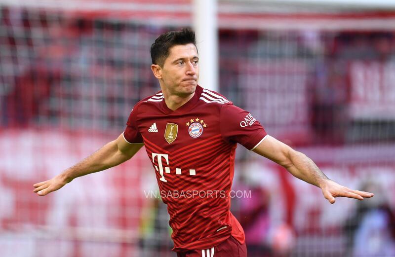 Đây là pha lập công thứ 10 của Lewandowski ở Bundesliga mùa giải này