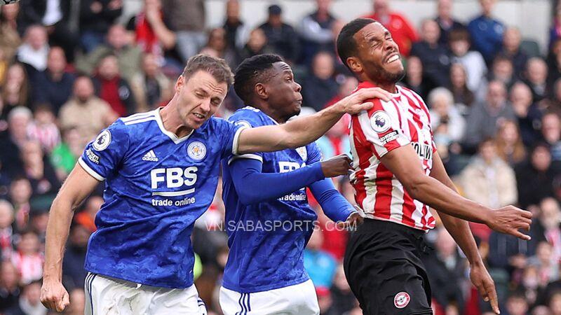 Zanka bật cao đánh đầu giúp Brentford quân bình tỷ số