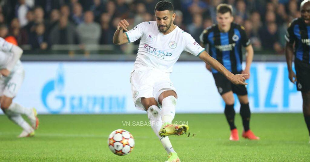 Mahrez tỏa sáng với 2 bàn thắng