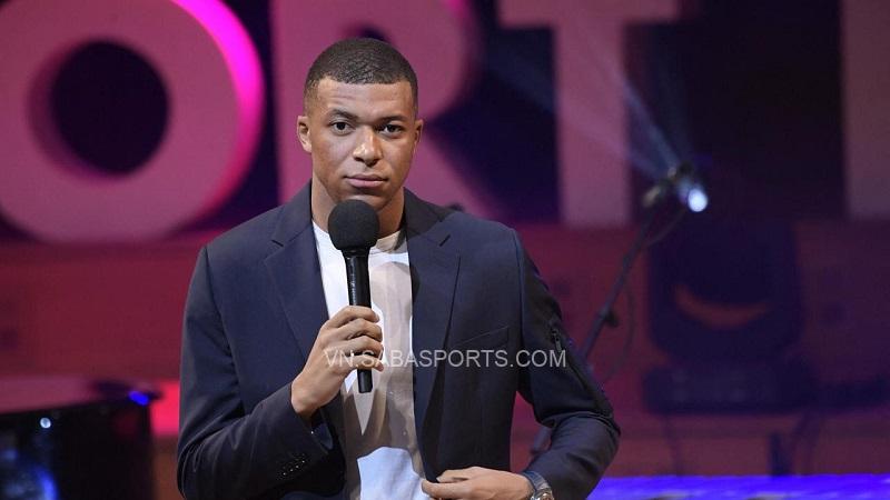 Mbappe xuất hiện trên tivi như chưa hề bị ốm