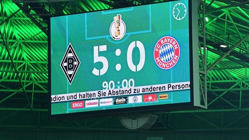 Bayern chơi thế nào mà thua trắng Monchengladbach 5 bàn?