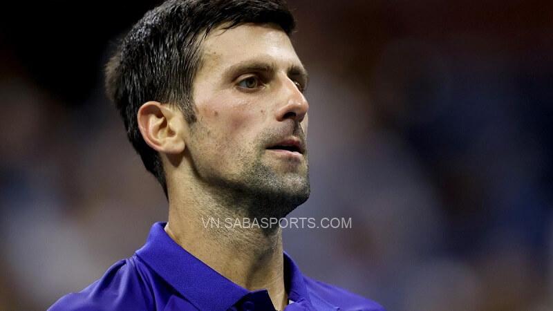 Nole phải cân nhắc thật kỹ những rủi ro khi không tiêm chủng. (Ảnh: Eurosport)