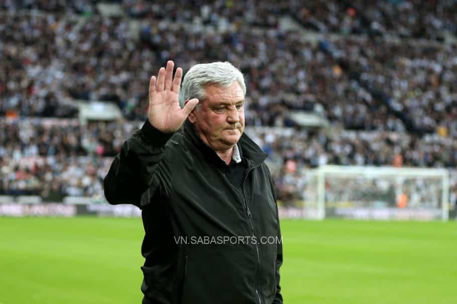 Steve Bruce mất việc sau trận thua ngược trước Tottenham