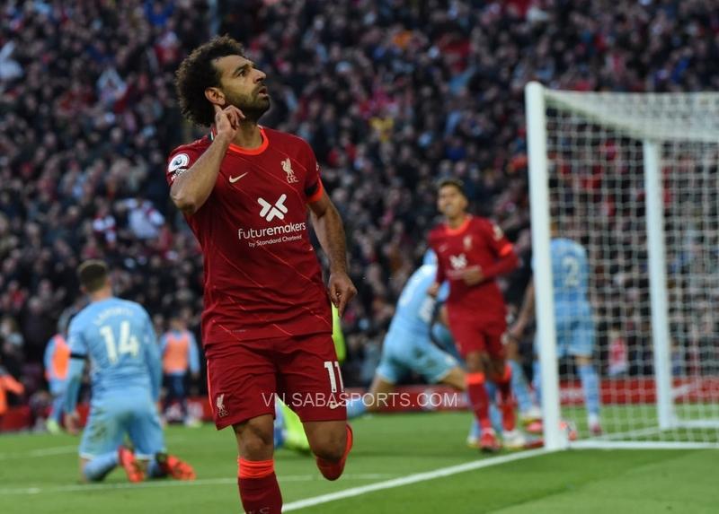 Salah lập siêu phẩm khiến cầu trường Anfield nổ tung