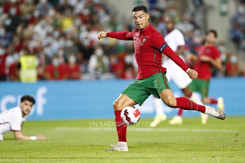 Ronaldo khai thông thế bế tắc cho đội chủ nhà