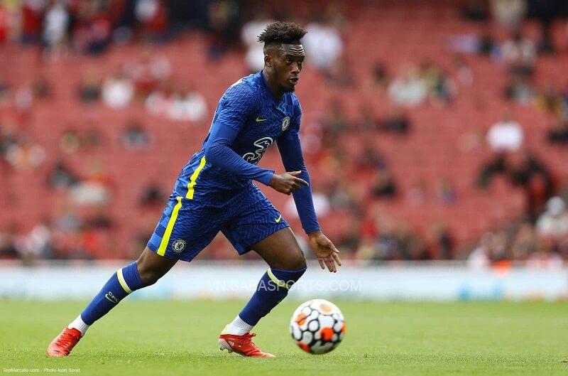 Hudson-Odoi dần được cho thi đấu ở vị trí cao hơn. (Ảnh: Twitter)