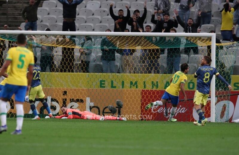 Tiền vệ Lucas Paqueta ghi bàn thắng duy nhất