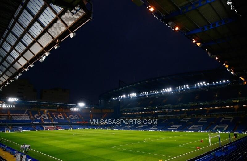 Stamford Bridge chỉ có hơn 40.000 chỗ ngồi, ít hơn khá nhiều so với các SVĐ mới xây