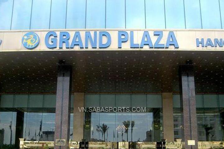 Bên ngoài khách sạn Grand Plaza