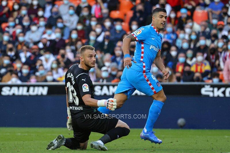 Valencia là đội bóng bị Suarez chọc thủng lưới nhiều nhất với 14 lần