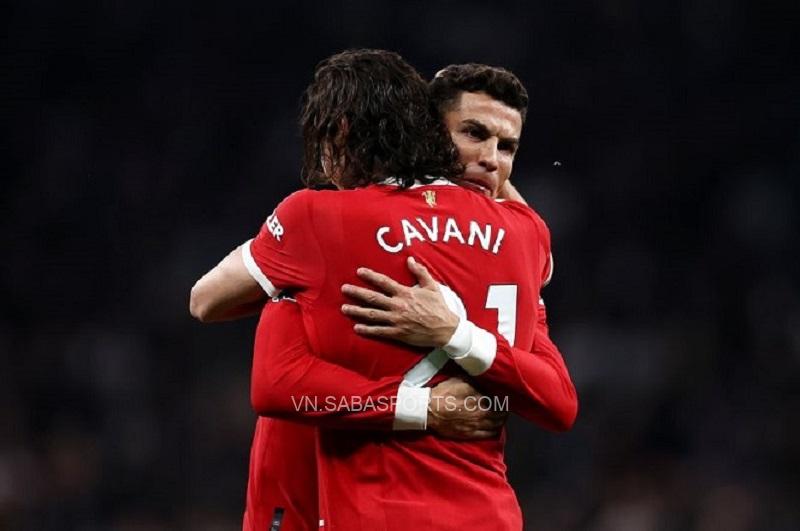 Ronaldo và Cavani tỏ ra rất hợp cạ khi đá cặp cùng nhau