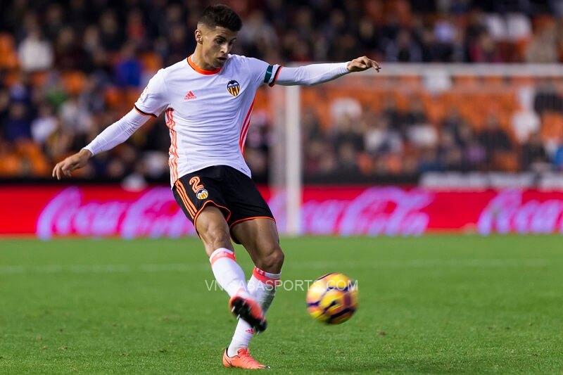 Cancelo trong màu áo Valencia. (Ảnh: Twitter)