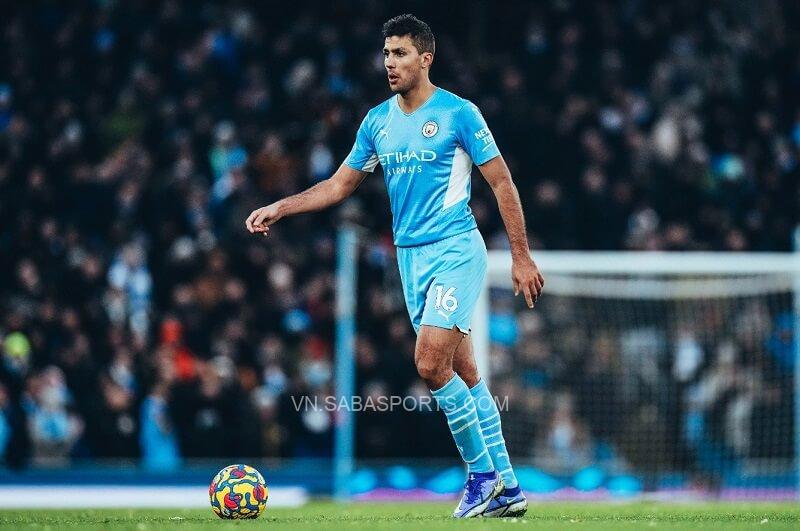 Rodri giúp CĐV yên tâm khi thay thế Fernandinho. (Ảnh: Manchester City FC)