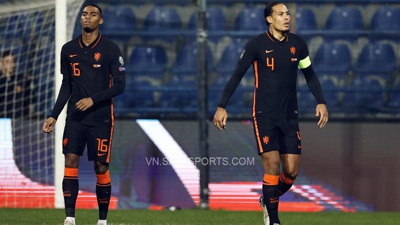 Van Dijk rất không hài lòng với cách Hà Lan phòng ngự