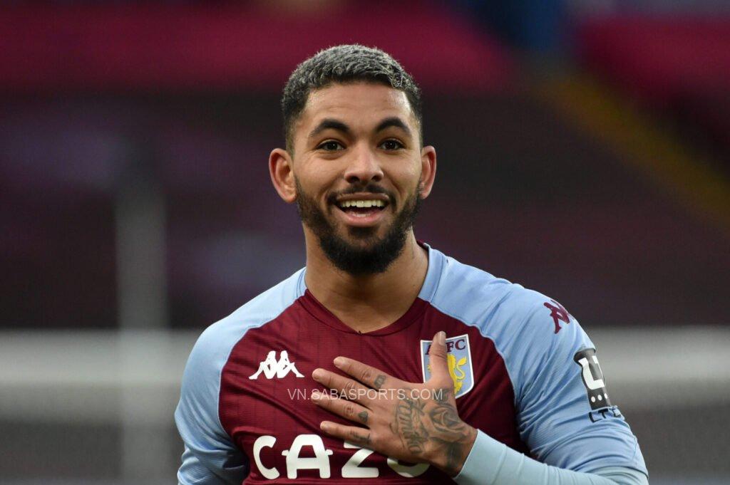 Douglas Luiz hiện đang là trụ cột ở khu trung tuyến của Villa