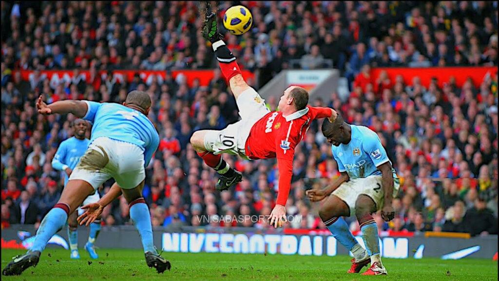 Pha làm bàn đẹp mắt của Rooney ở một trận derby thành Manchester