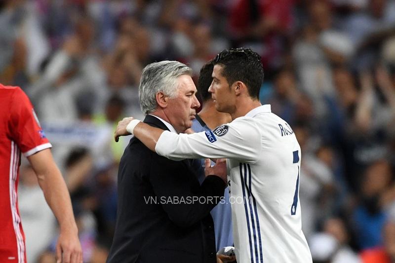 Ancelotti cho biết ông không yêu cầu CR7 phải phòng ngự