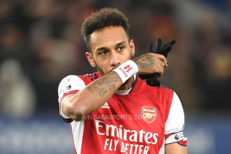 Cơ hội đá chính của Aubameyang ngày càng ít đi