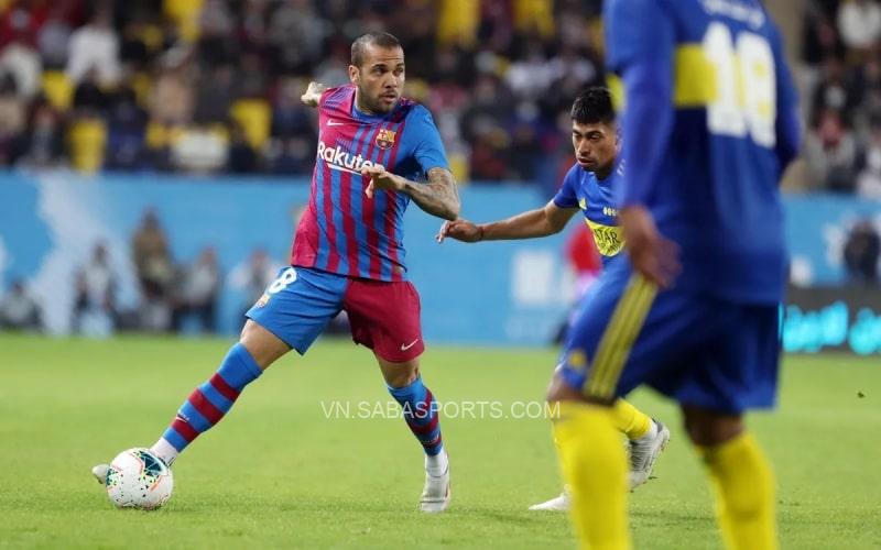 Alves có ngày trở lại chói sáng