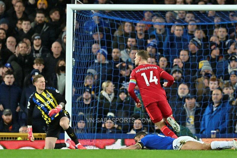 Henderson mở tỷ số từ sớm cho Liverpool