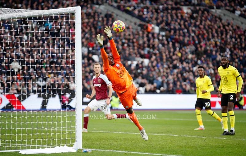 Mendy thi đấu thiếu tập trung khiến Chelsea phải ôm hận trên SVĐ London Stadium